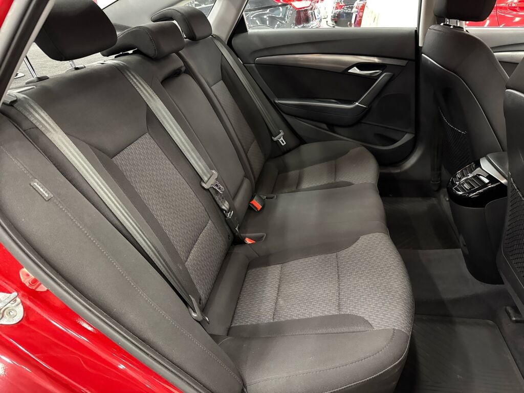 Hyundai i40 2012 Punainen