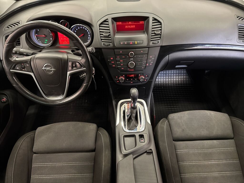 Opel Insignia 2012 Valkoinen