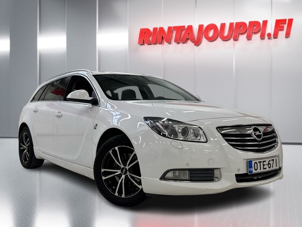Opel Insignia 2012 Valkoinen