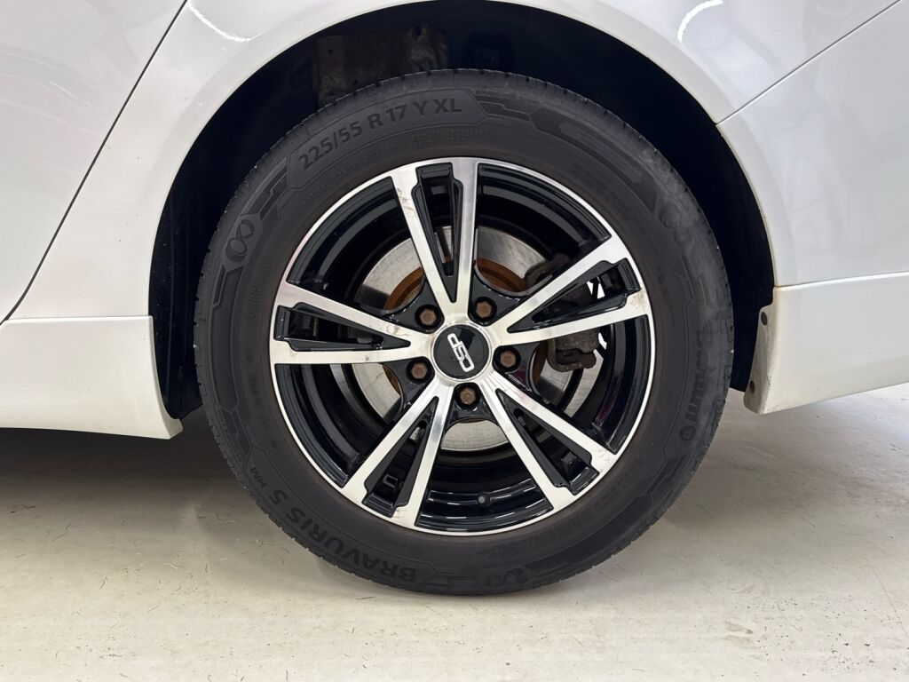 Opel Insignia 2012 Valkoinen