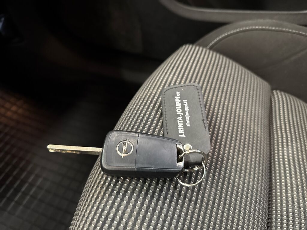 Opel Insignia 2012 Valkoinen