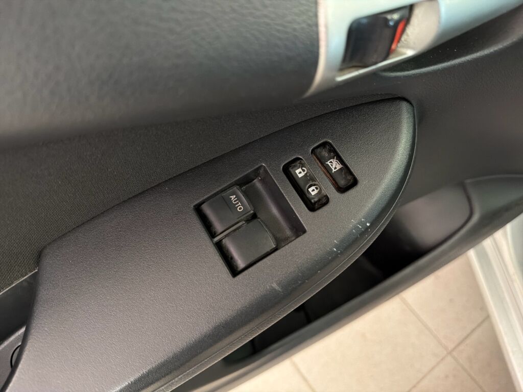 Toyota Corolla 2012 Hopea