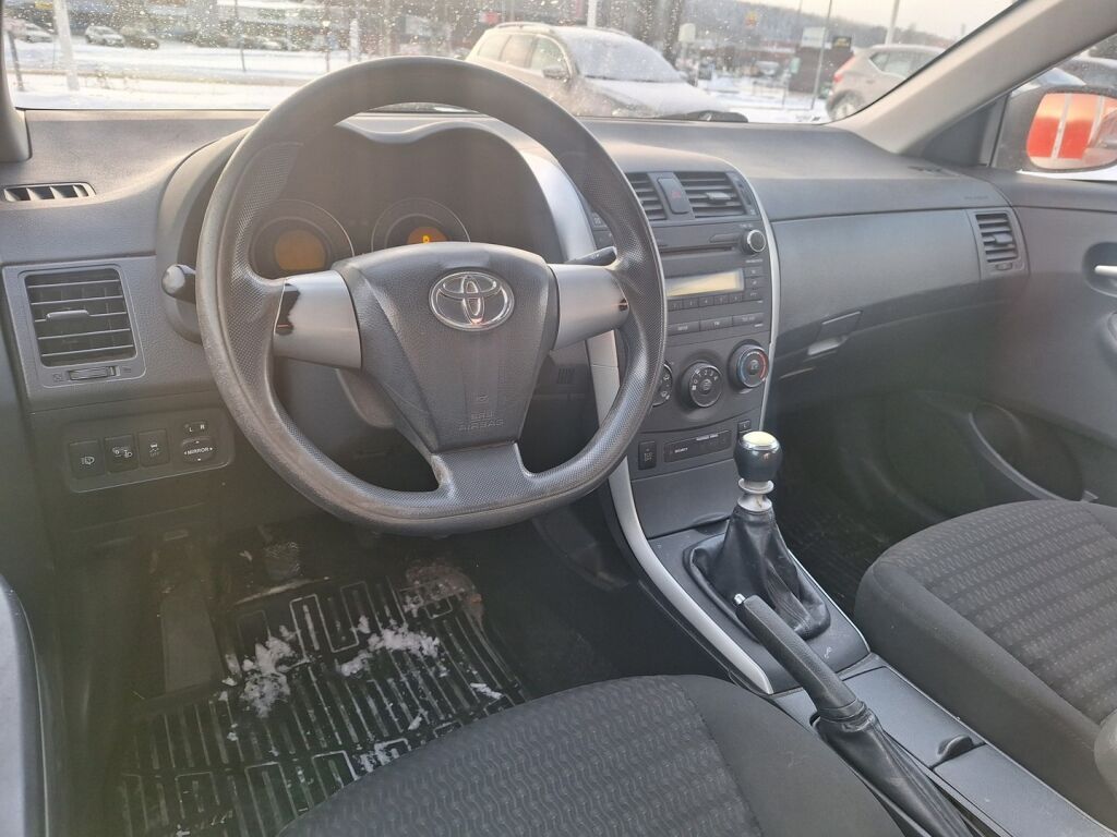 Toyota Corolla 2012 Hopea