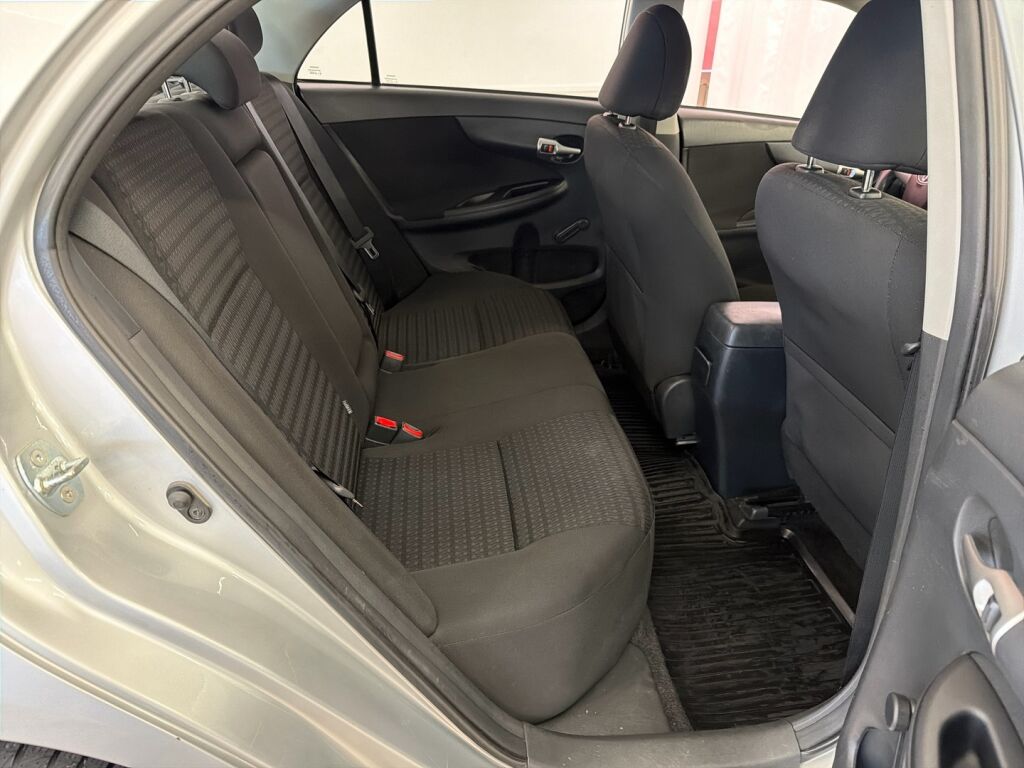 Toyota Corolla 2012 Hopea