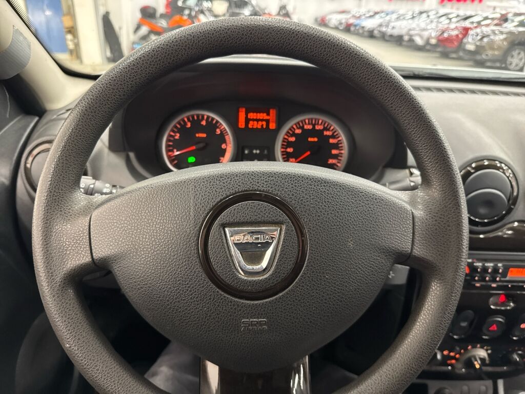 Dacia Duster 2012 Punainen