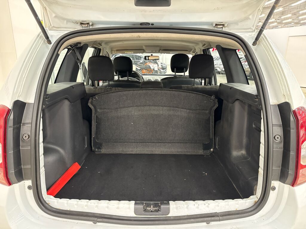 Dacia Duster 2012 Punainen