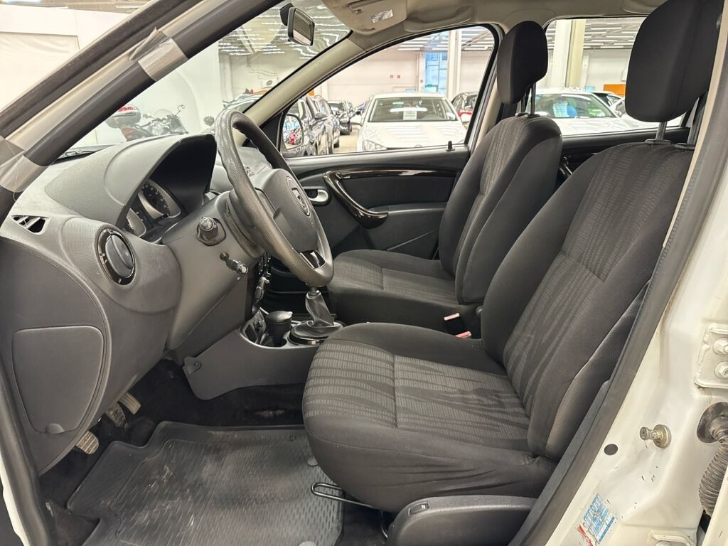 Dacia Duster 2012 Valkoinen