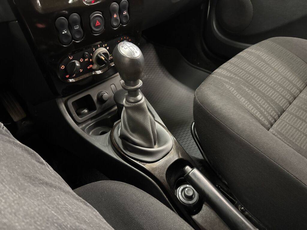 Dacia Duster 2012 Punainen