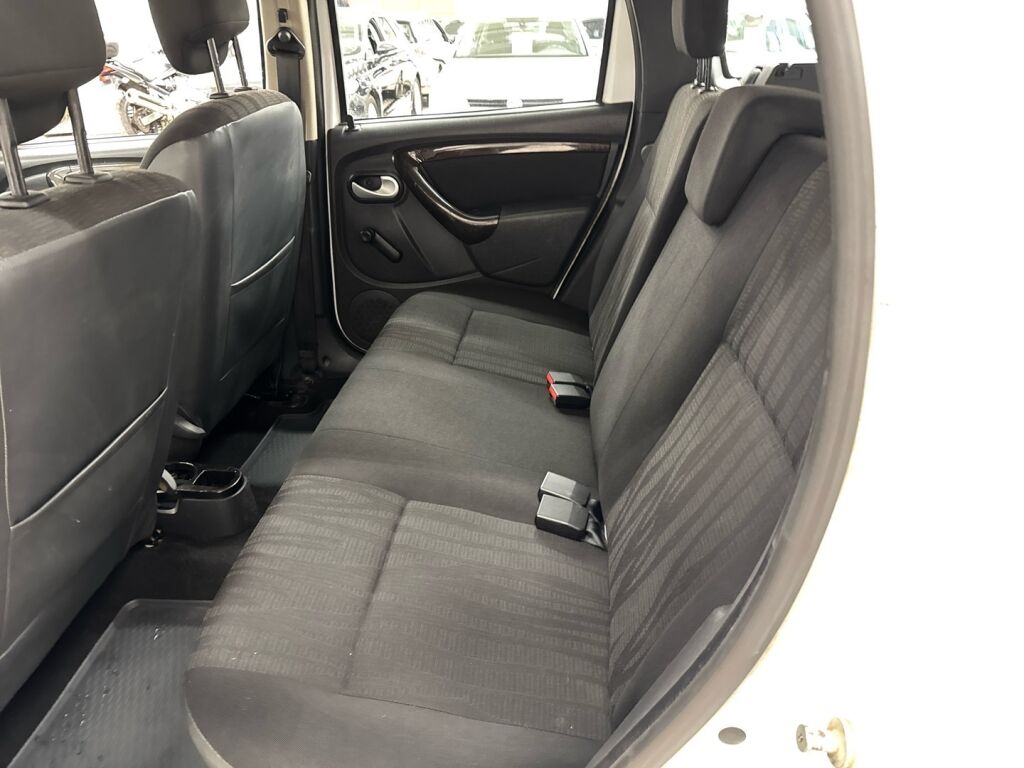 Dacia Duster 2012 Valkoinen