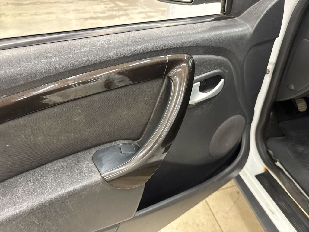 Dacia Duster 2012 Punainen