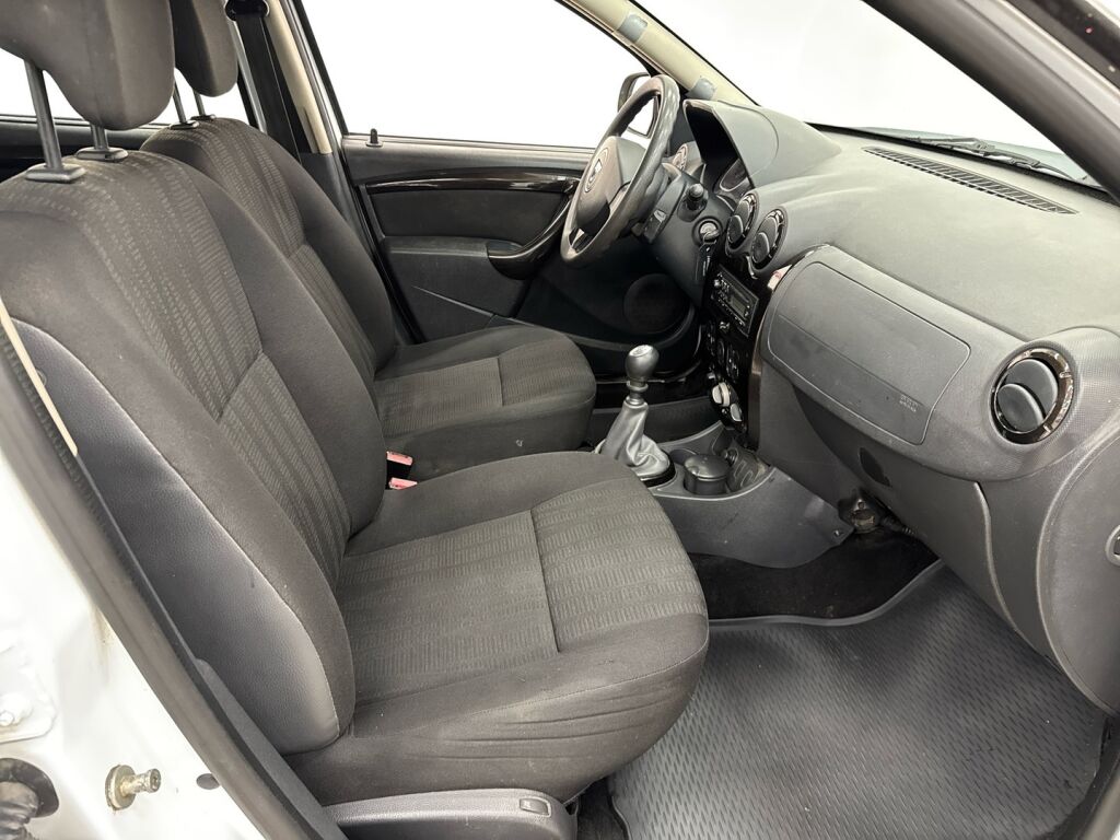 Dacia Duster 2012 Valkoinen