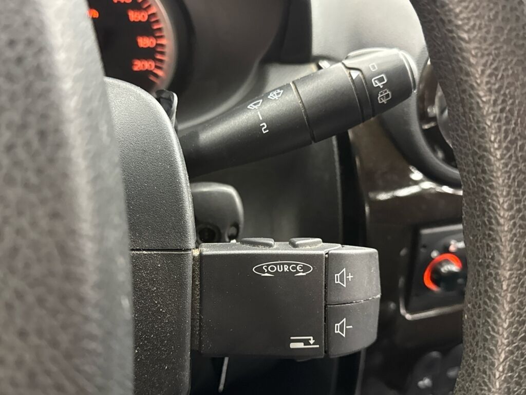 Dacia Duster 2012 Valkoinen
