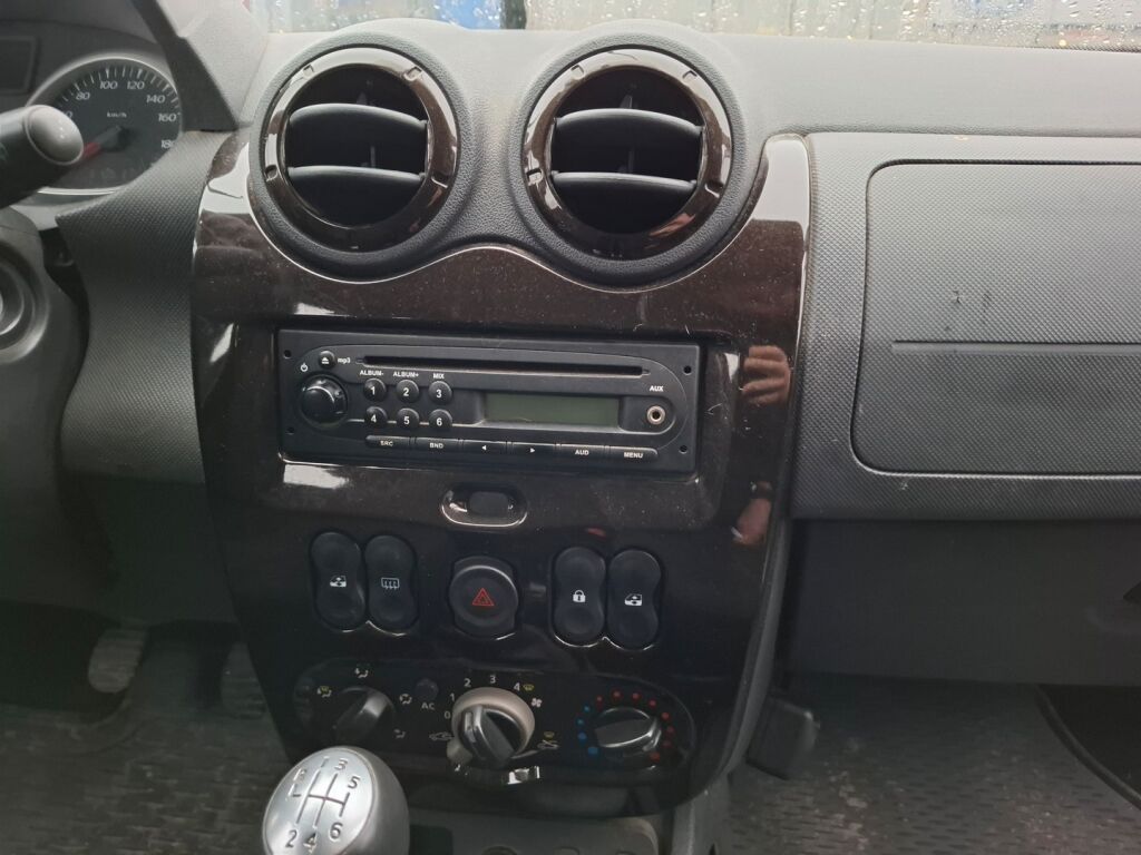 Dacia Duster 2012 Punainen