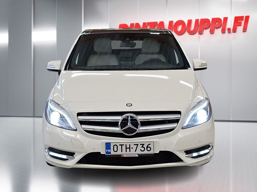 Mercedes-Benz B 2012 Valkoinen