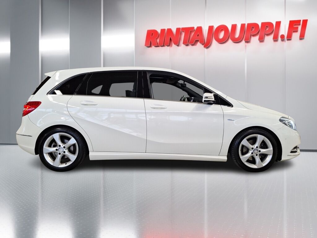 Mercedes-Benz B 2012 Valkoinen