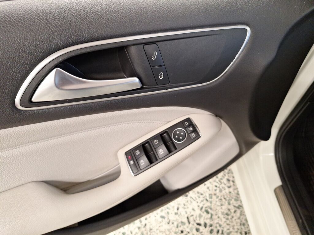 Mercedes-Benz B 2012 Valkoinen