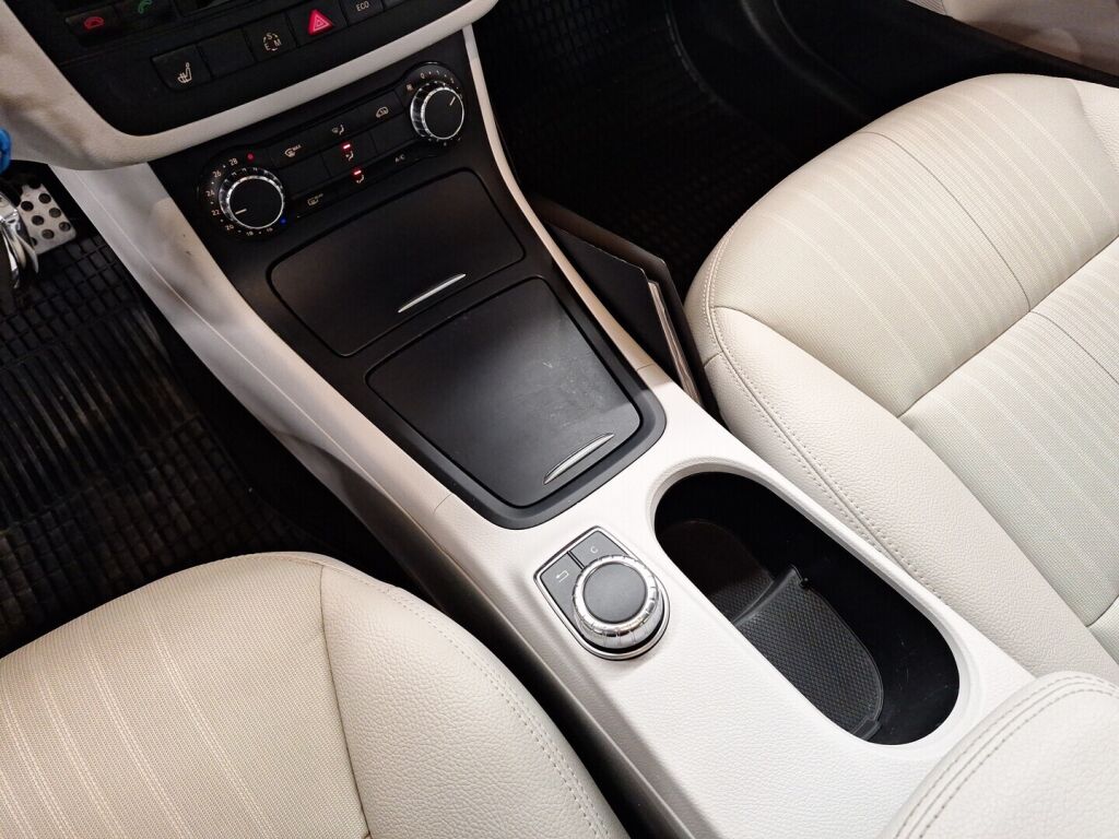 Mercedes-Benz B 2012 Valkoinen