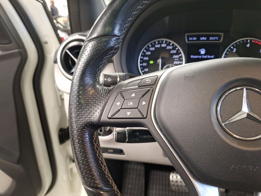 Mercedes-Benz B 2012 Valkoinen