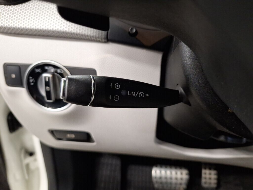 Mercedes-Benz B 2012 Valkoinen