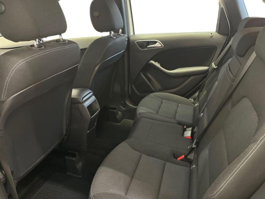 Mercedes-Benz B 2012 Valkoinen