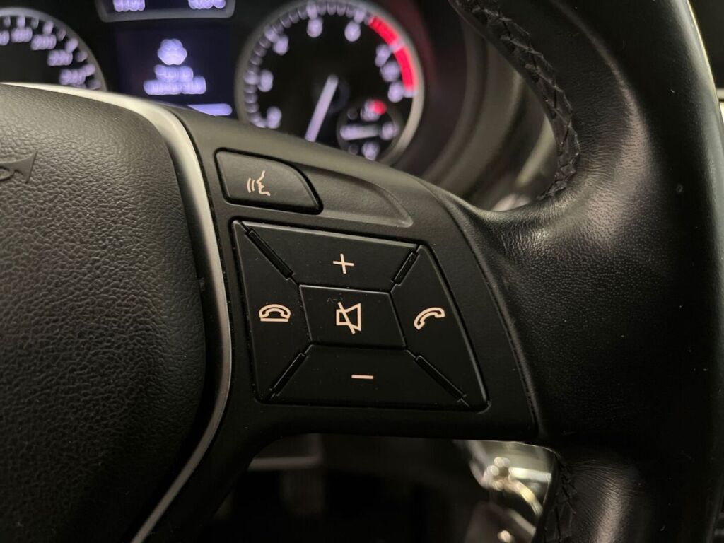 Mercedes-Benz B 2012 Valkoinen