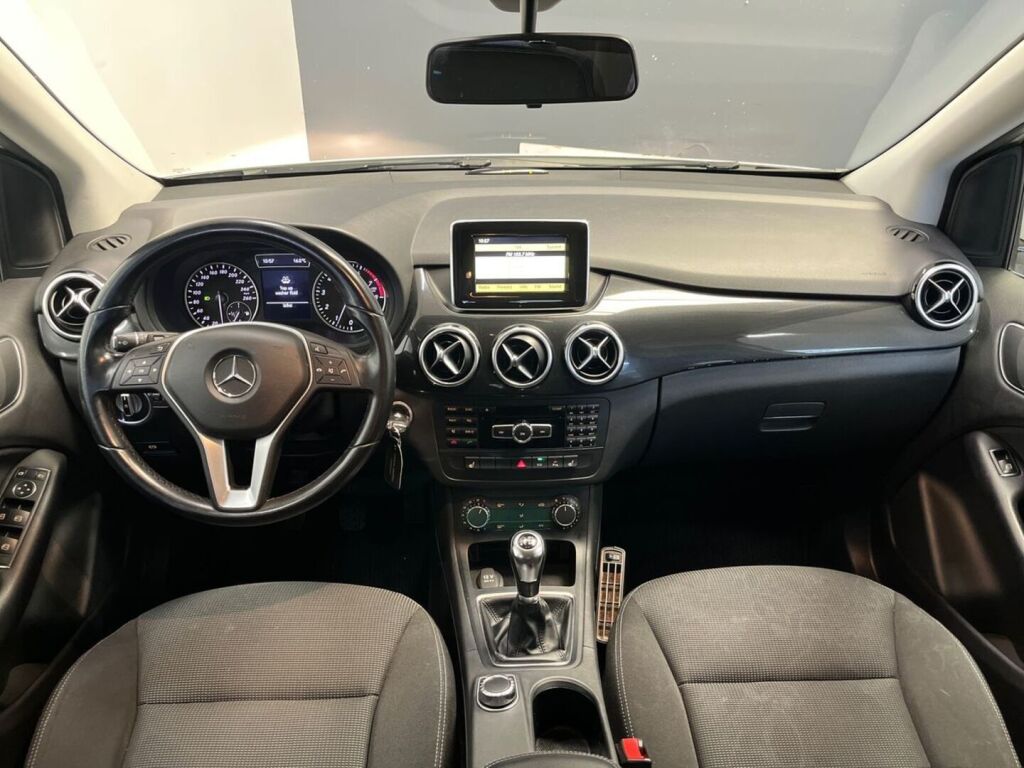 Mercedes-Benz B 2012 Valkoinen