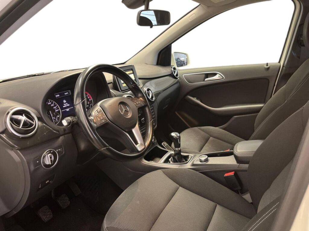 Mercedes-Benz B 2012 Valkoinen