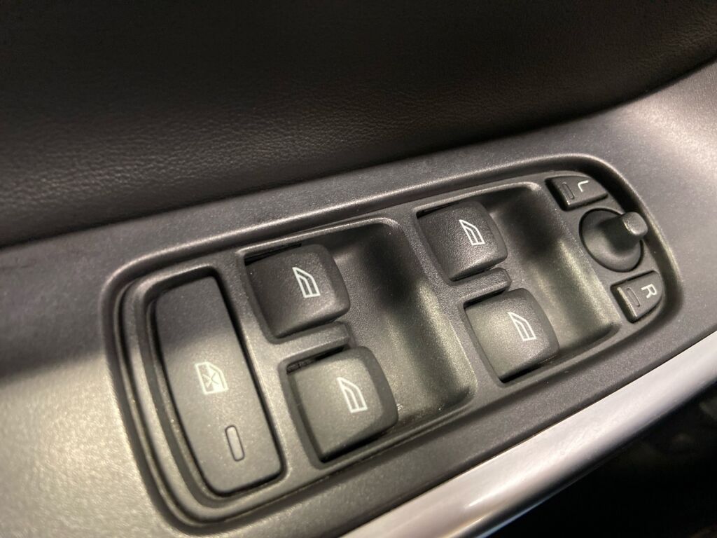 Volvo XC60 2012 Valkoinen