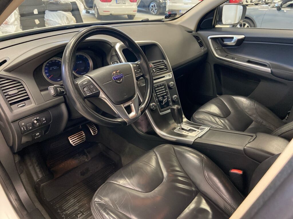 Volvo XC60 2012 Valkoinen