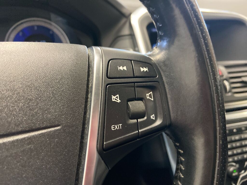 Volvo XC60 2012 Valkoinen