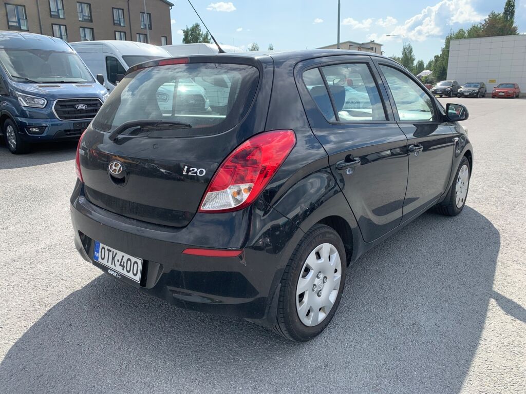 Hyundai i20 2013 Musta