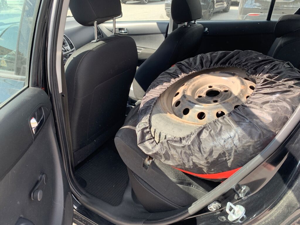 Hyundai i20 2013 Musta