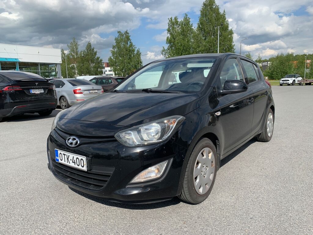 Hyundai i20 2013 Musta