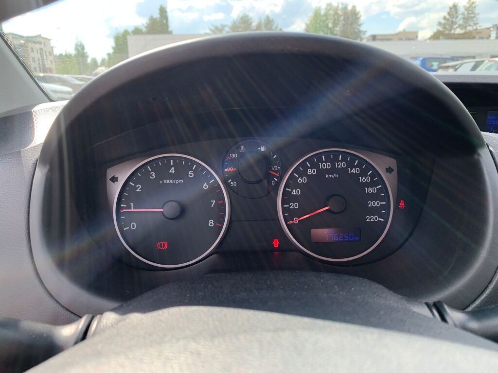 Hyundai i20 2013 Musta