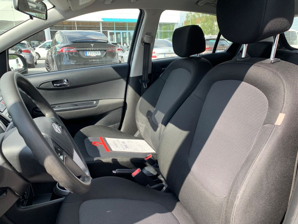 Hyundai i20 2013 Musta