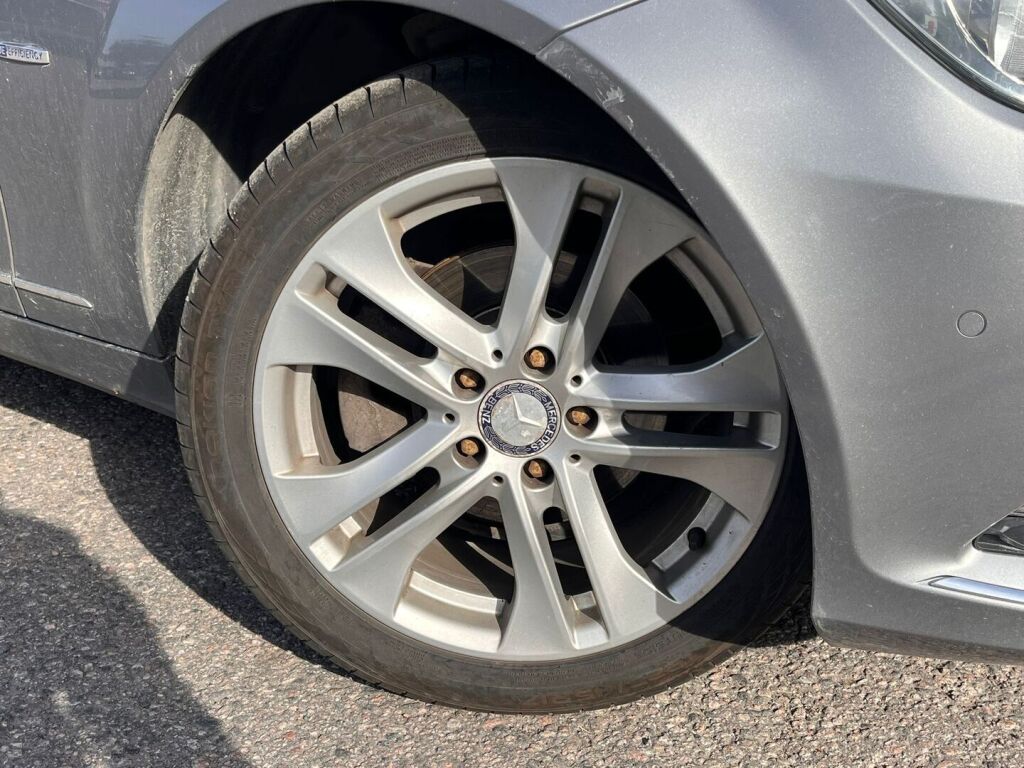 Mercedes-Benz C 2011 Harmaa
