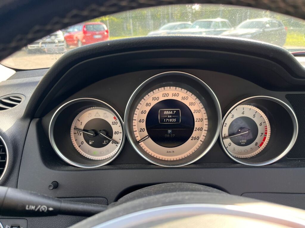 Mercedes-Benz C 2011 Harmaa
