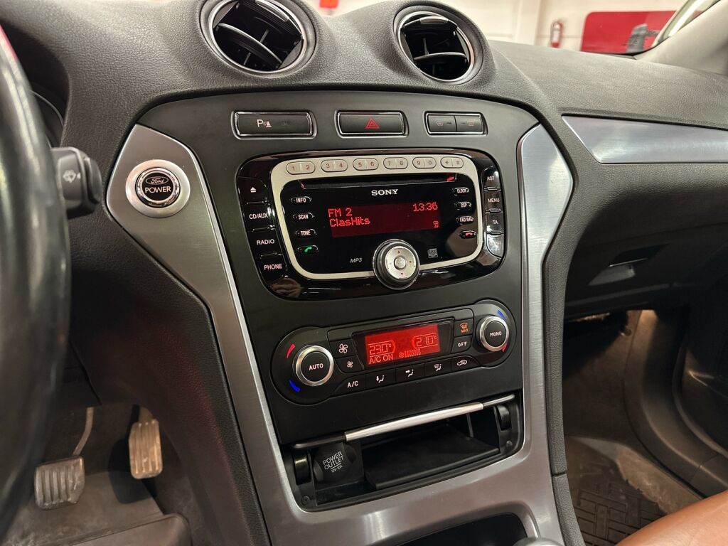 Ford Mondeo 2012 Valkoinen