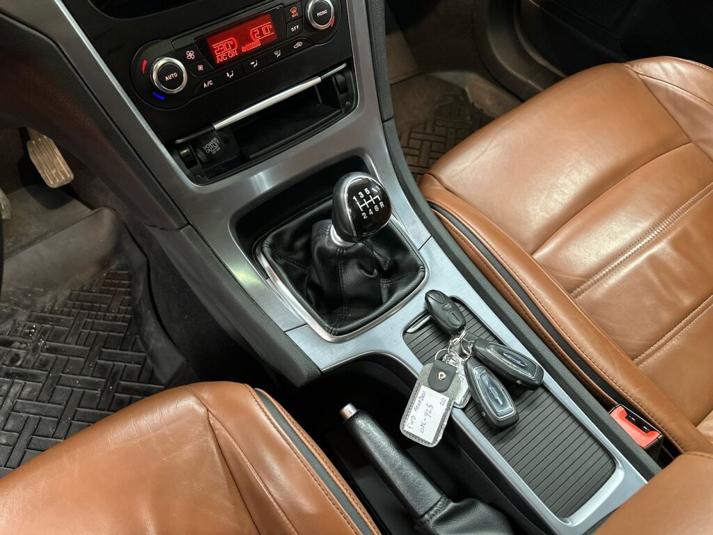 Ford Mondeo 2012 Valkoinen