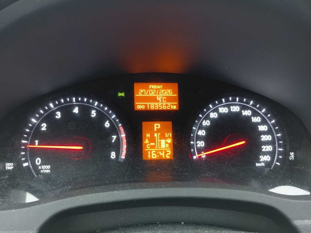 Toyota Avensis 2012 Sininen