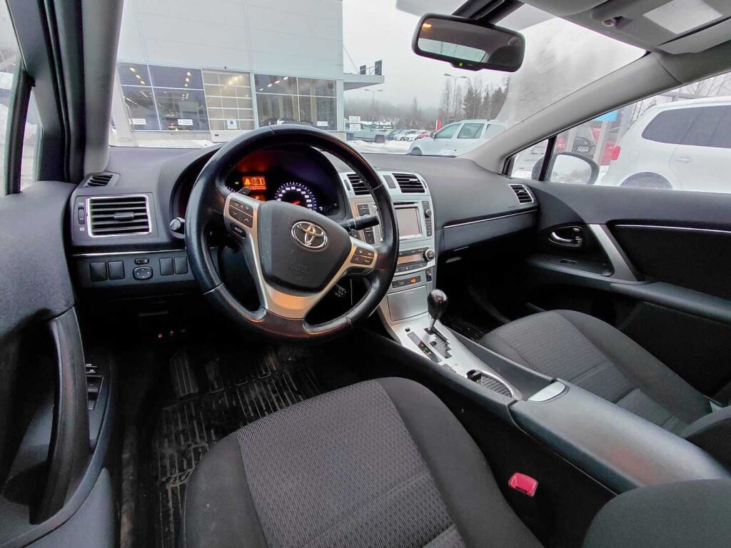 Toyota Avensis 2012 Sininen