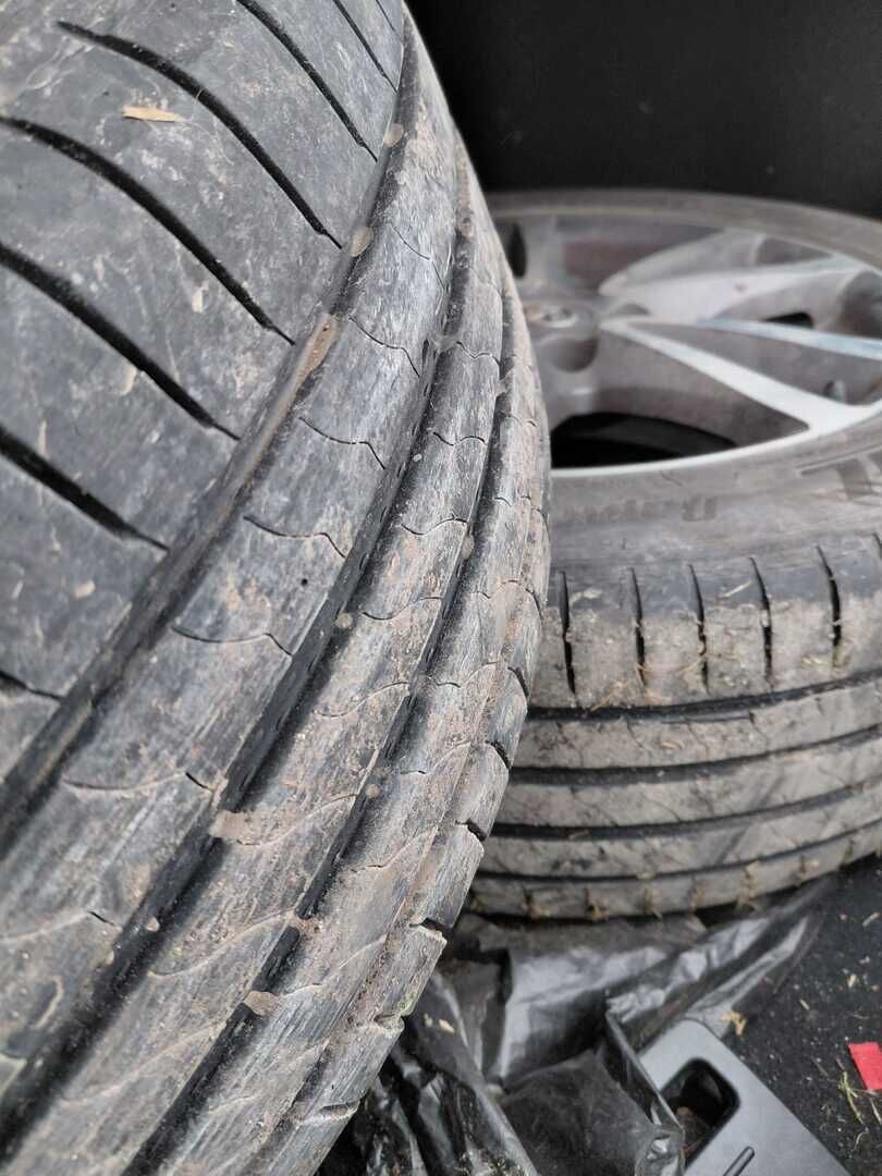 Toyota Avensis 2012 Sininen