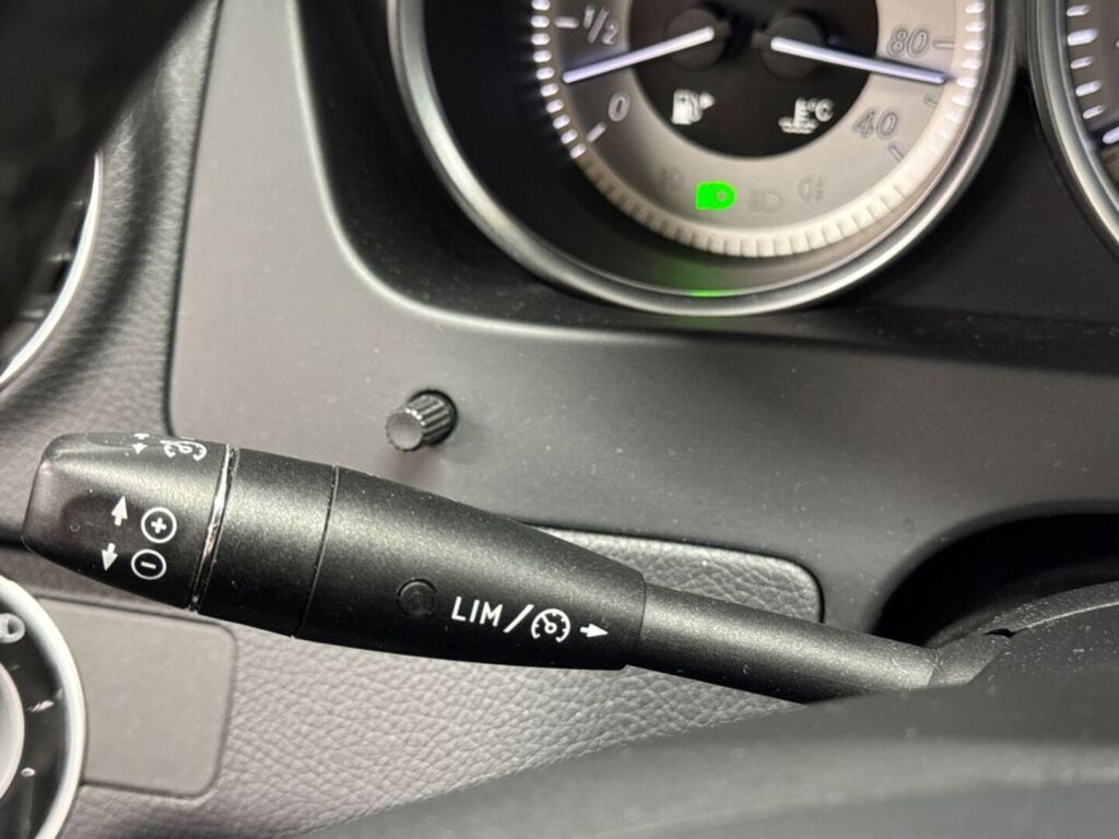 Mercedes-Benz C 2012 Musta