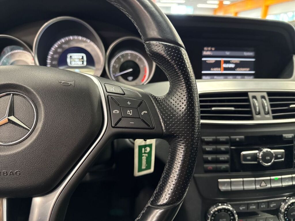 Mercedes-Benz C 2012 Musta