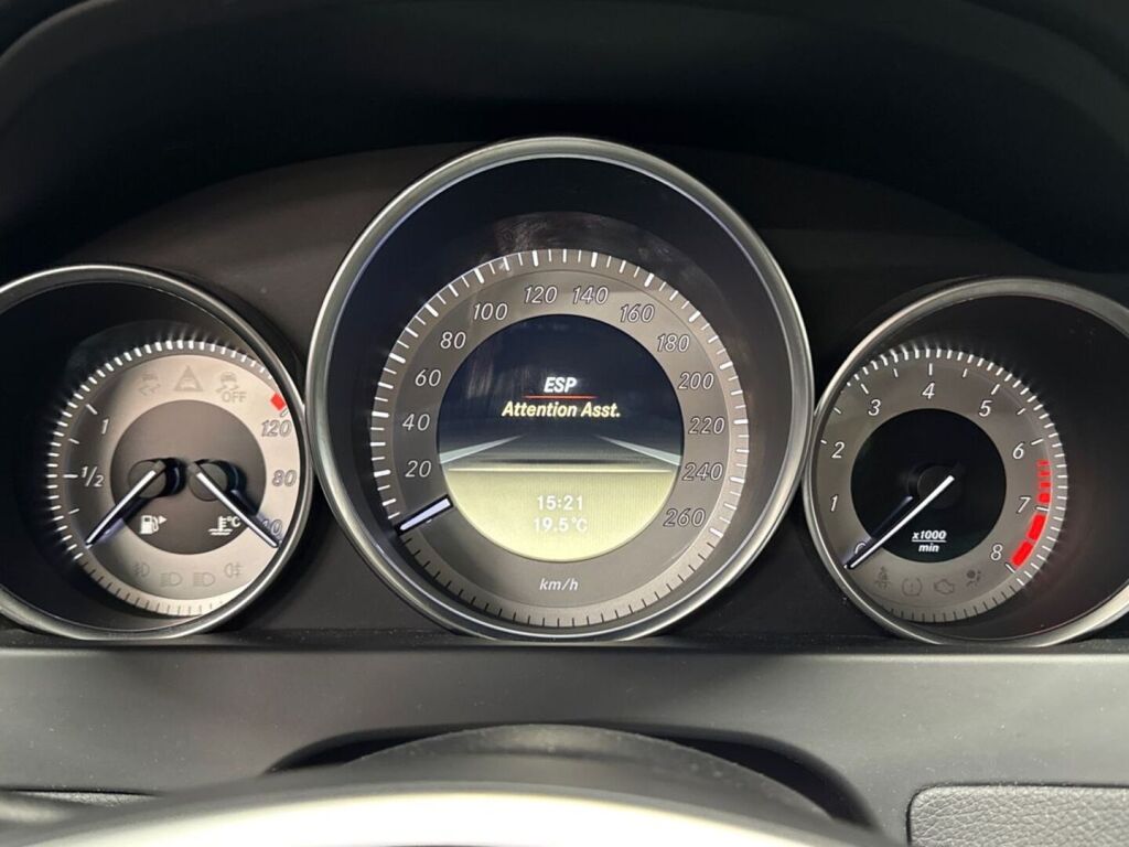 Mercedes-Benz C 2012 Musta