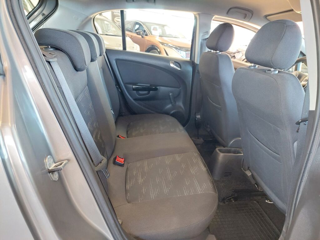 Opel Corsa 2012 Ruskea (beige)