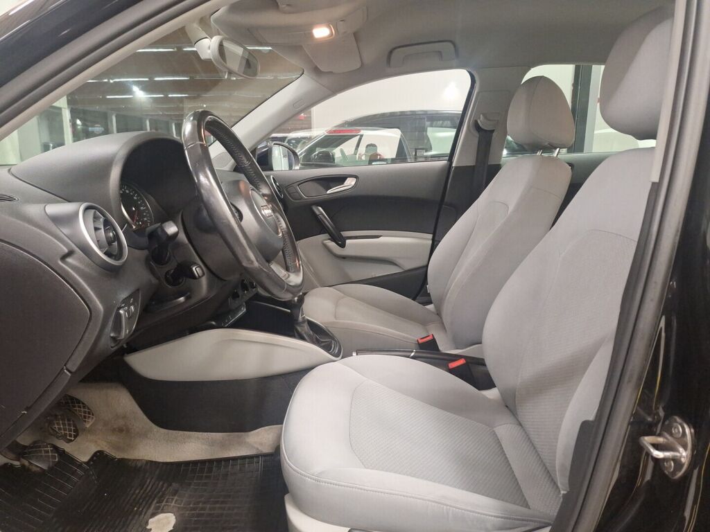 Audi A1 2012 Musta