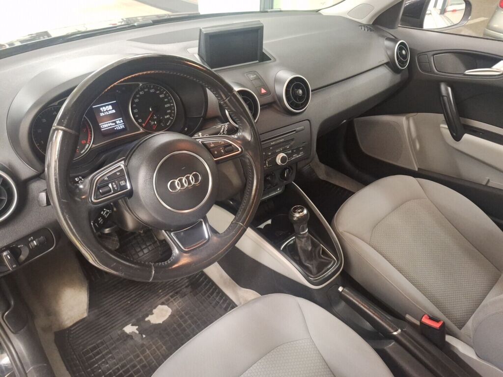 Audi A1 2012 Musta
