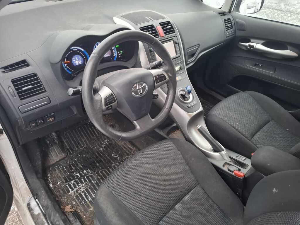 Toyota Auris 2012 Valkoinen