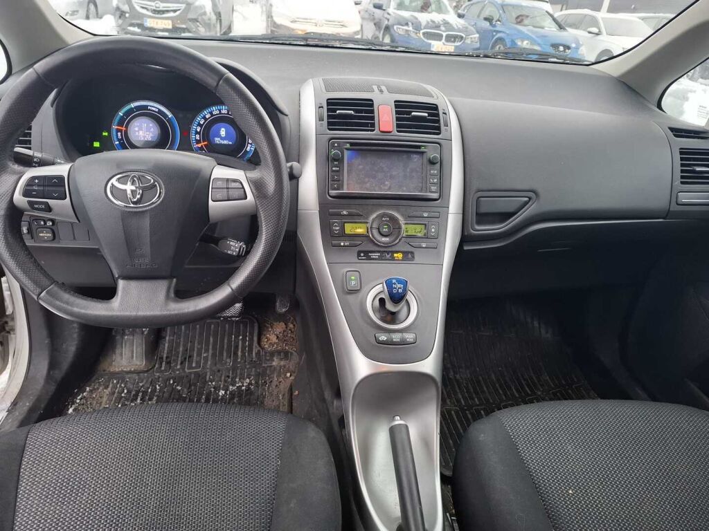 Toyota Auris 2012 Valkoinen